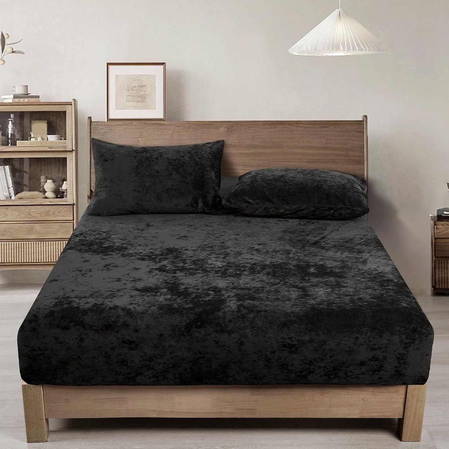 Silk Velvet Fitted Sheet, Queen size only, luxurious ultra-soft and comfortable flannel fitted sheet, 15-inch deep pocket, suitable for fall, winter, and spring, pillowcase not included, black