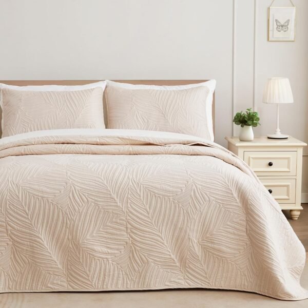 Queen Quilt Bedding Set, Lightweight Beige Quilts Queen Full Size for All Seasons, Soft Microfiber Bedspreads Coverlets Bed Cover with Leaf Pattern, 3 Piece